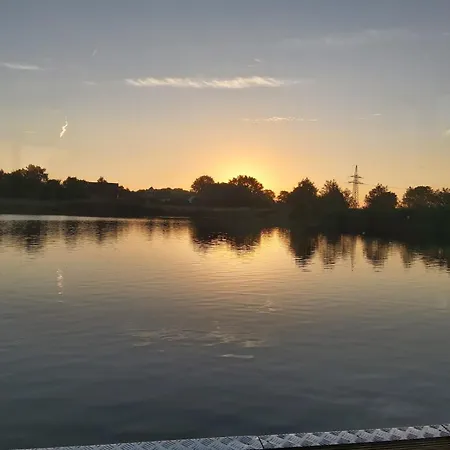 Botel Hausboot Meerzeit *